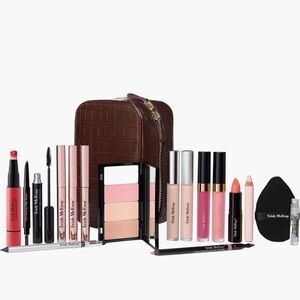 Trish McEvoy very Gorgeous  Set Lt/medium

17 pcs Brand new